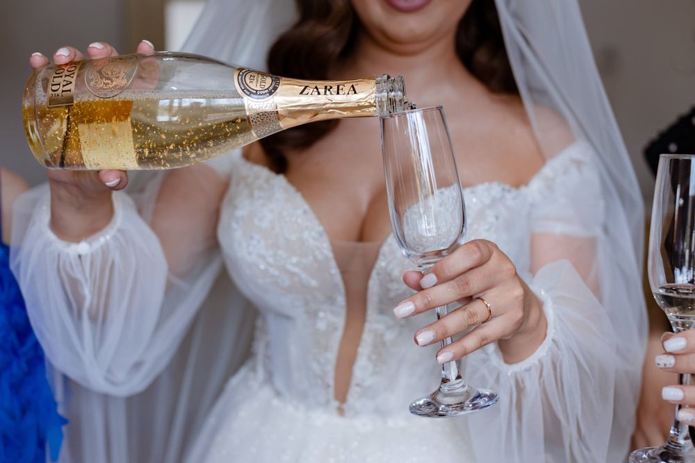 Vând rochiță de mireasă !!