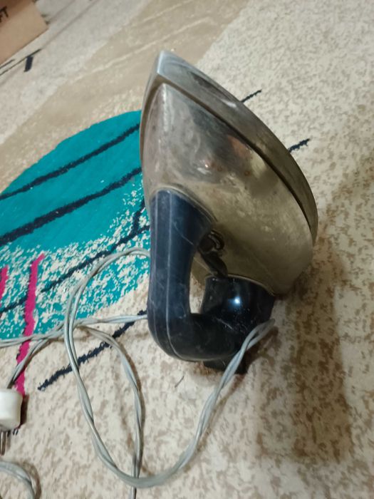 Советский       утюг