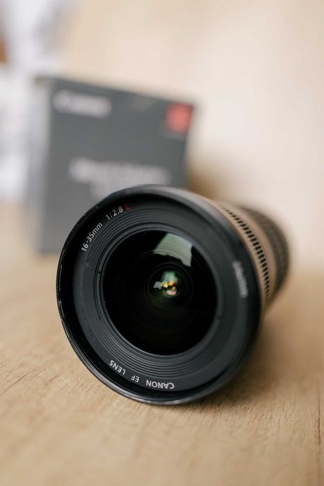 Canon EF 16-35mm f/2.8L II USM, ultrawide, seria L - stare foarte buna