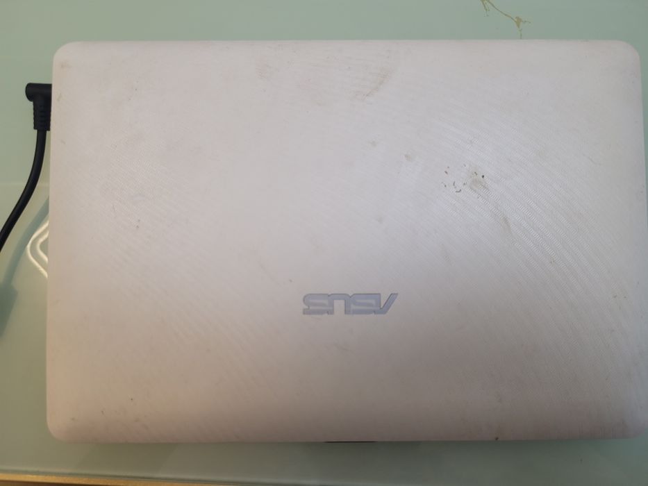 Нетбук Asus Eee PC 1015PE