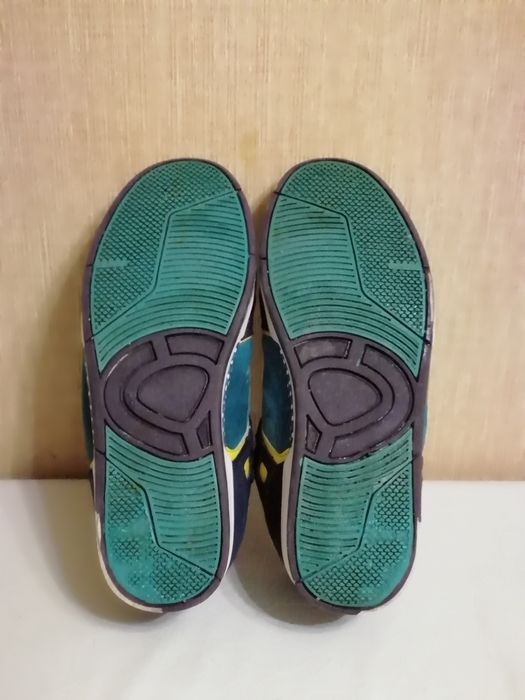 Продам кроссовки,кеды разные..