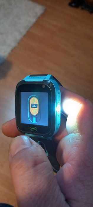 Ceas localizare GPS pentru copii sau seniori -lanterna,camera si apel