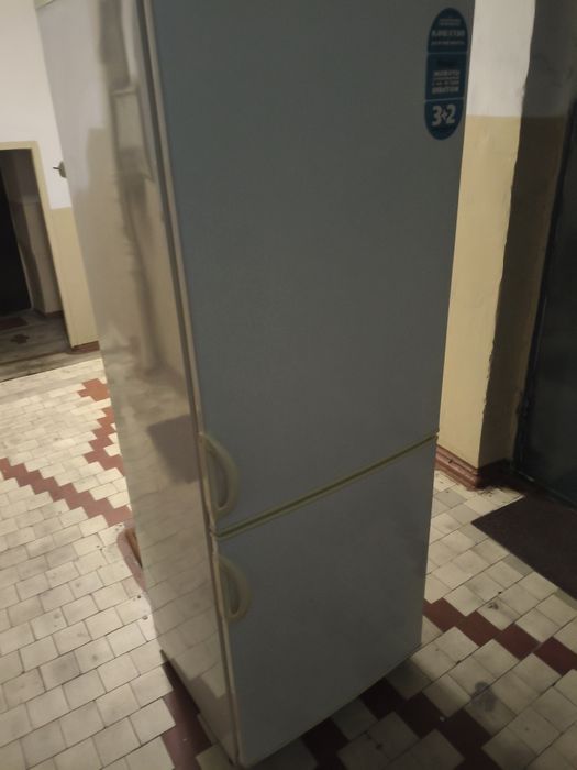 Холодильник рабочий