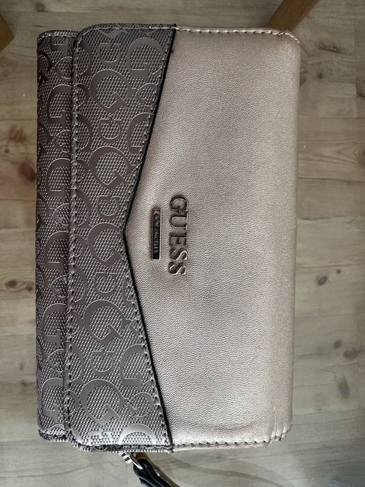 Портмоне на Guess
