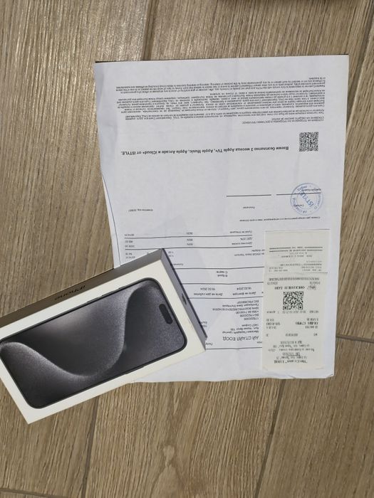 Продавам apple iphone 15 pro max 256gb