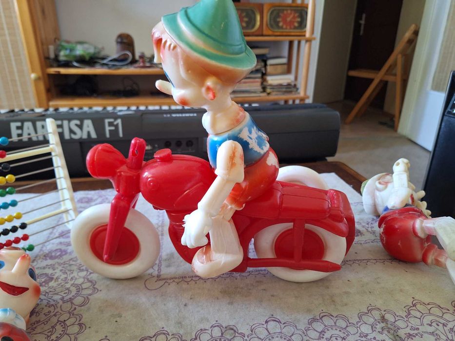 Три броя пинокио