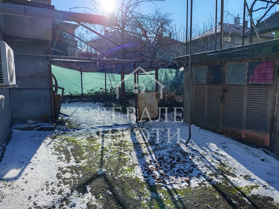 Продава се Етаж от къща в Русе, Дружба 2 - 108 кв.м за 591 €/кв.м - Снимка #14