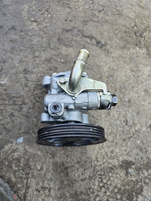 Гур насос Митсубиши Спейс Гир Л400 Mitsubishi Space Gear 2.0 L400 2.4