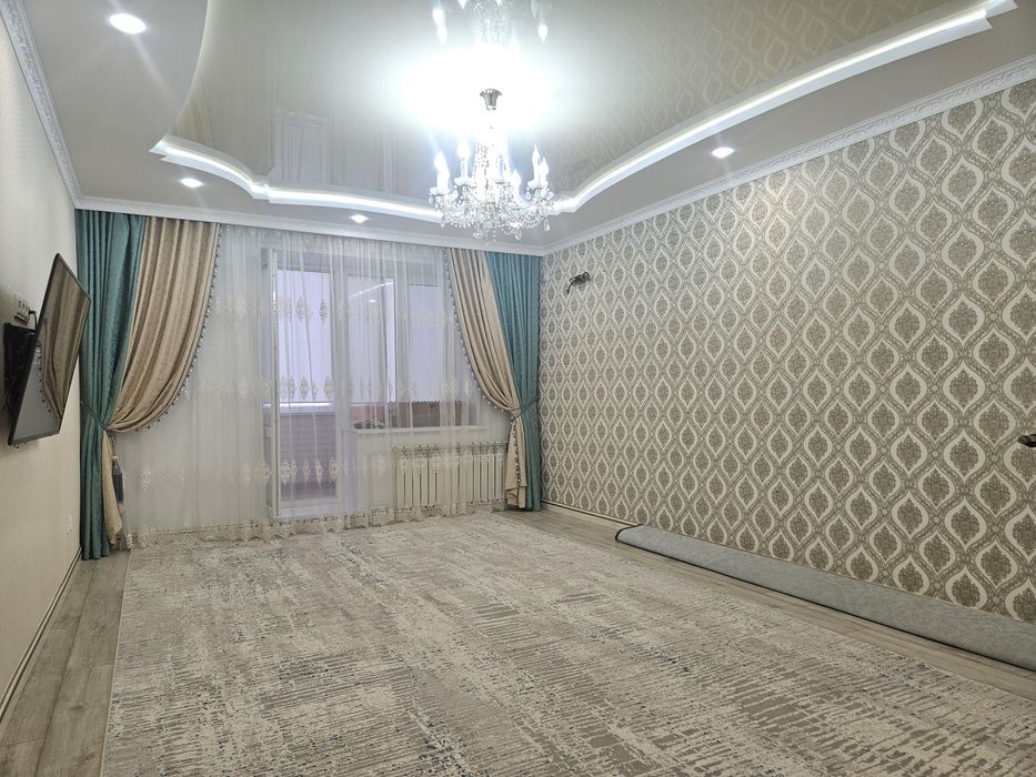 Продаётся 3х ком квартира микр Женис 100м²