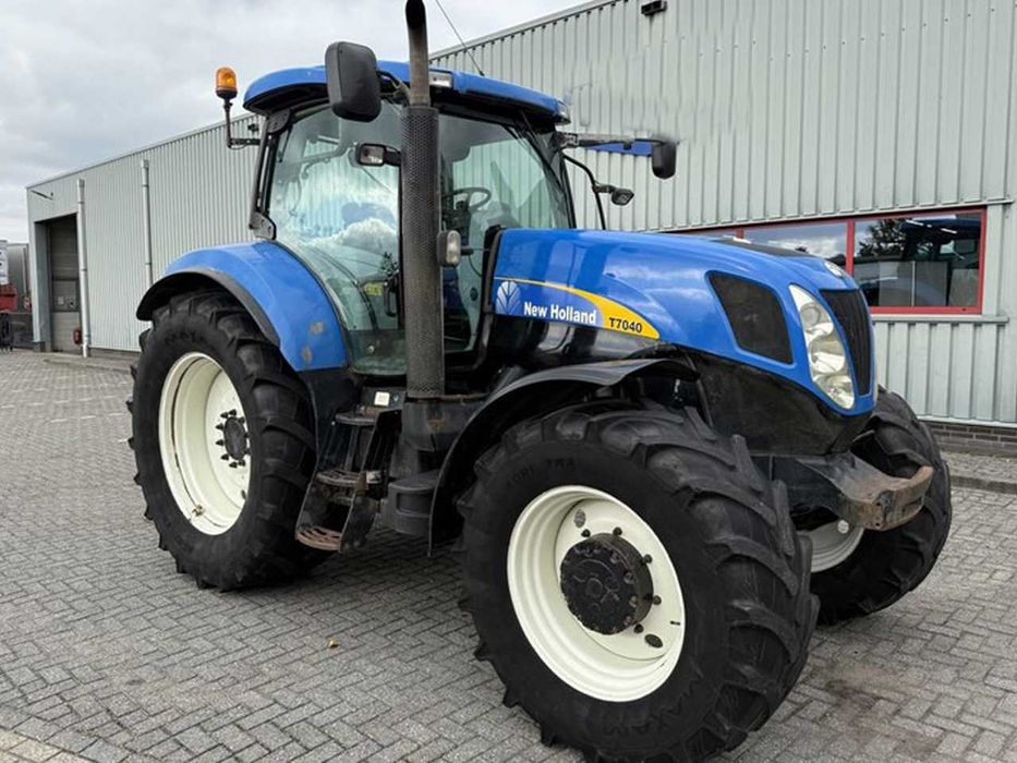 Трактор колесный  New Holland T7040 Power Command