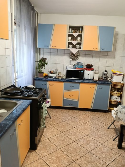Vând apartament cu 3 camere ,Drumul Timonierului  ,1980,etaj 3