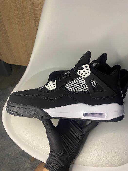 Jordan 4 White Thunder