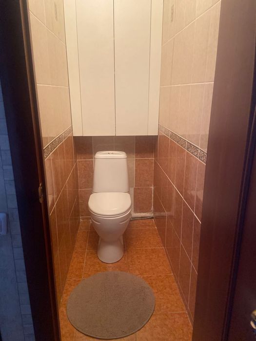 Продаётся с ремонтом и мебелью 3 комнатная квартира в центре - Mehr