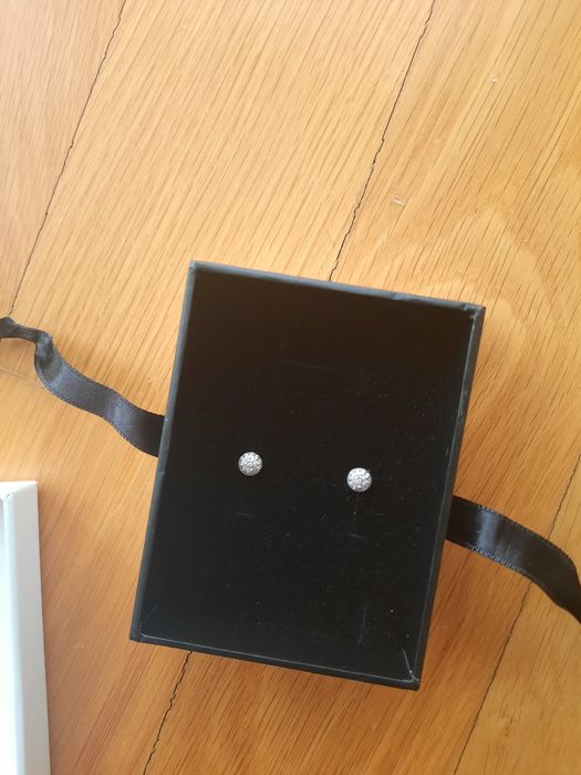 La Senja Сребърни обеци с кристали Swarowski