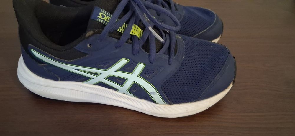 Маратонки Asics 33 номер