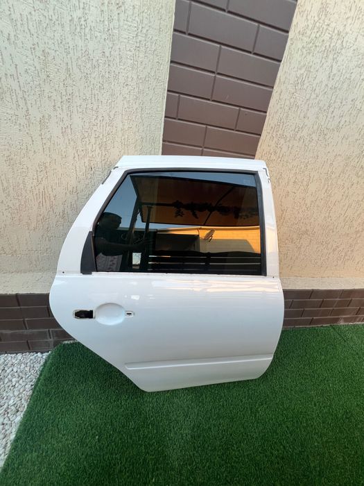 Задняя дверь гранта правый