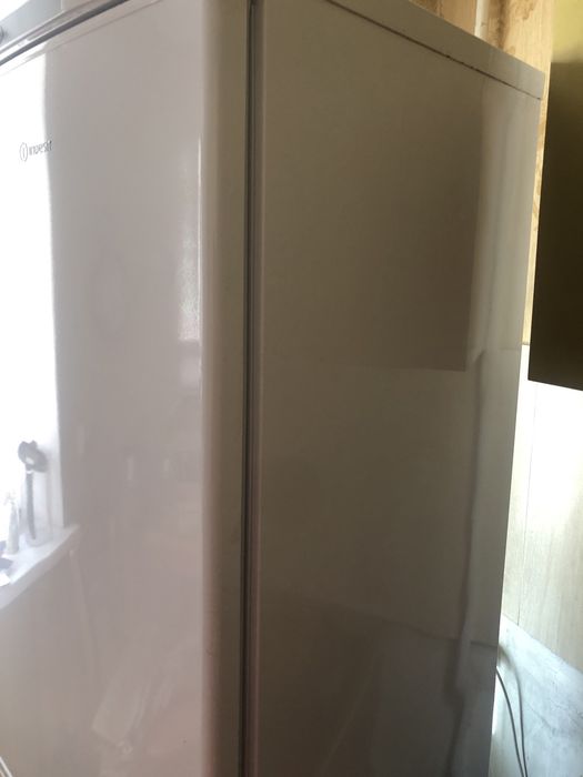 Холодильник Indesit в отл сост
