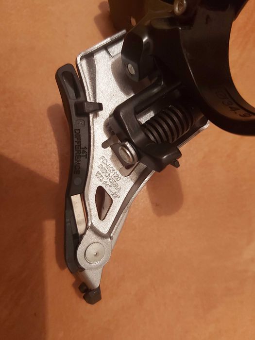 Schimbator foi Shimano Alivio Model FD-M3120 (tehnologie Side Swing)
