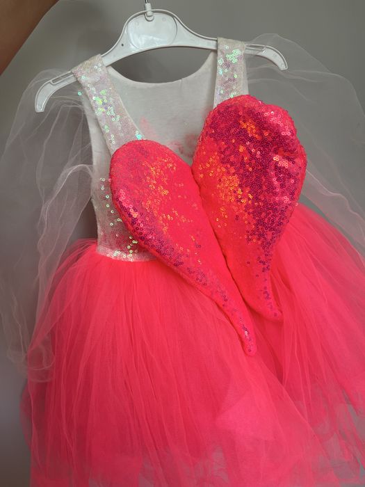 Продам красивое платье Barbie 2-3 г