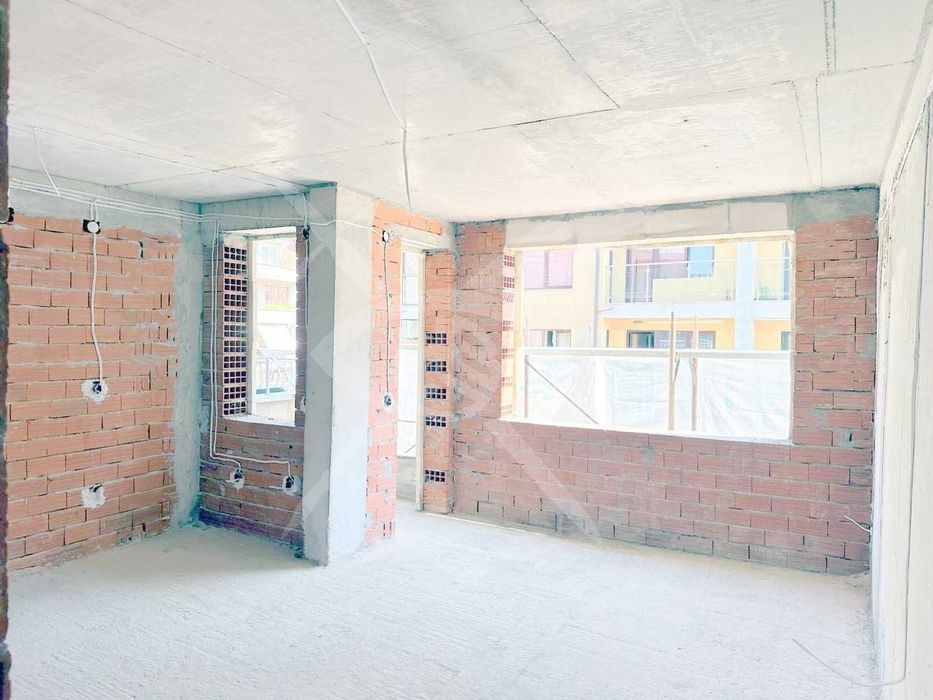 Продава се Тристаен апартамент в София, Редута - 92 кв.м за 1990 €/кв.м - Снимка #1