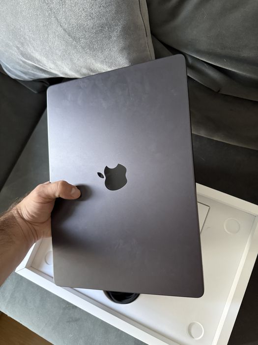Macbook Pro M3 Pro 11CPU/14GPU 18RAM 512SSD