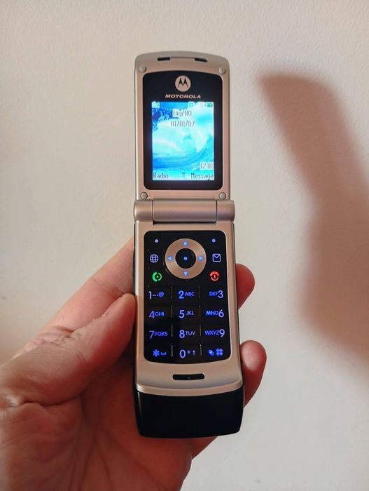 Motorola w377  full box ( decodat, aproape nou)