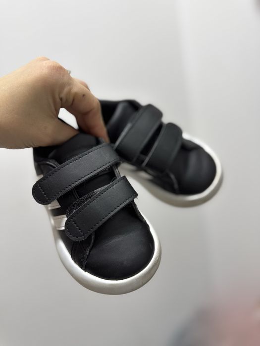 Adidasi copii cu scai / original