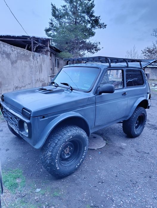 Нива продается 2121