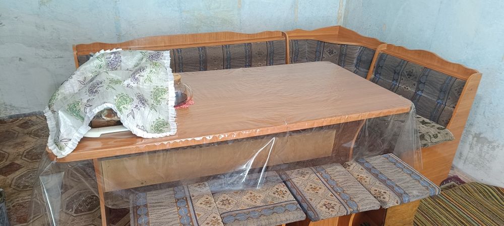Продам Кухонный уголок