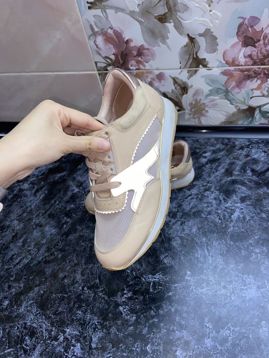 Кроссовки баскони