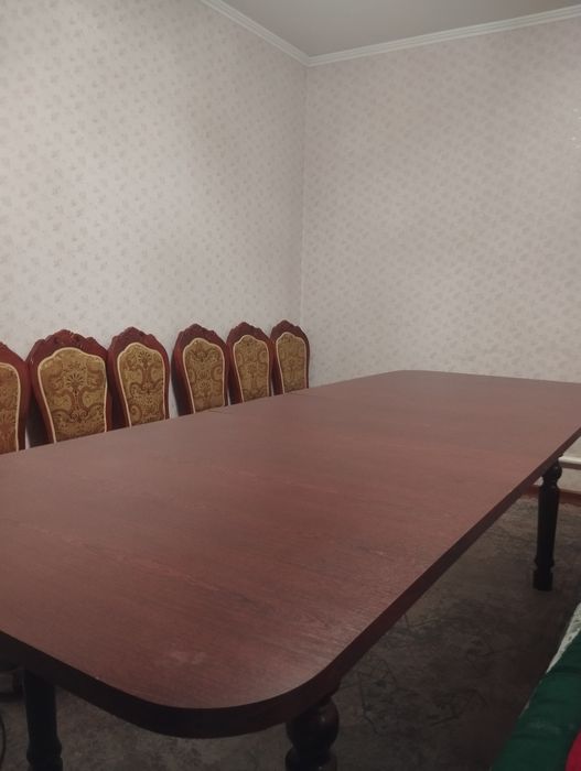 Стол хороши, в отличном состоянии