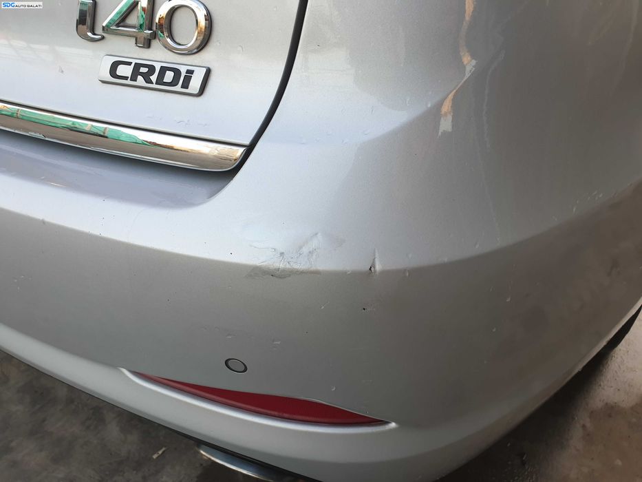 Bara Spoiler Spate cu Locas Pentru Senzori de Parcare Hyundai i40 Sedan Berlina 2014 - 2019 Culoare T8T [K9534]