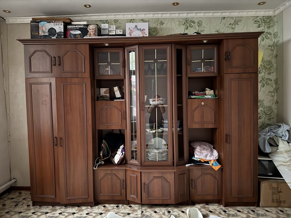 Шифонер для посуды, для одежды