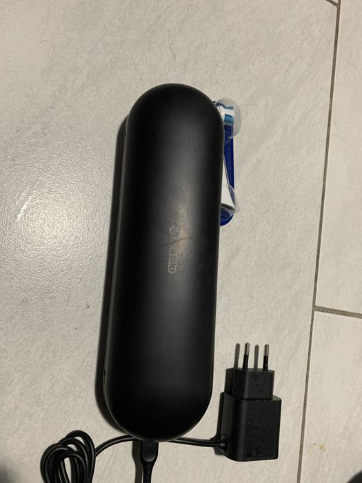 Periuta oral-b iO 8