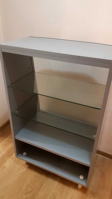 Vand 2 toneti (vitrine)