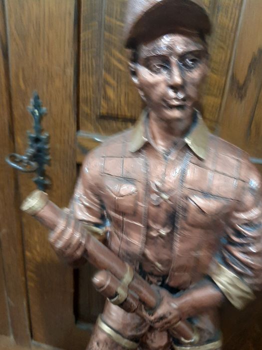 statue Pescar din rășină