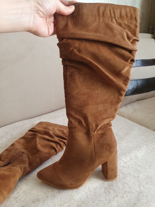 Дамски велурени ботуши