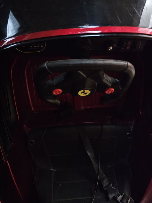 Продам Ferrari Машинка для детей