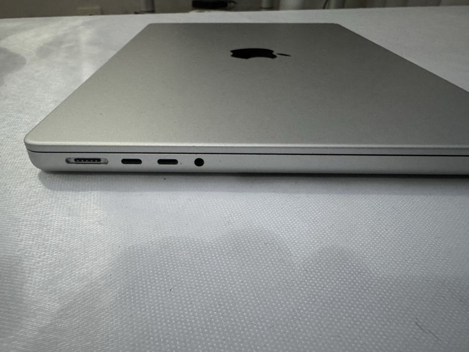 Macbook Pro 14 2023.