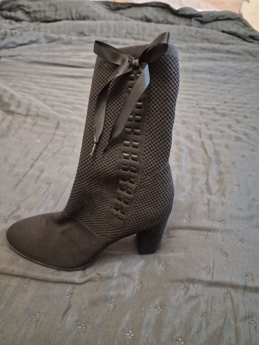 Дамски боти на ток