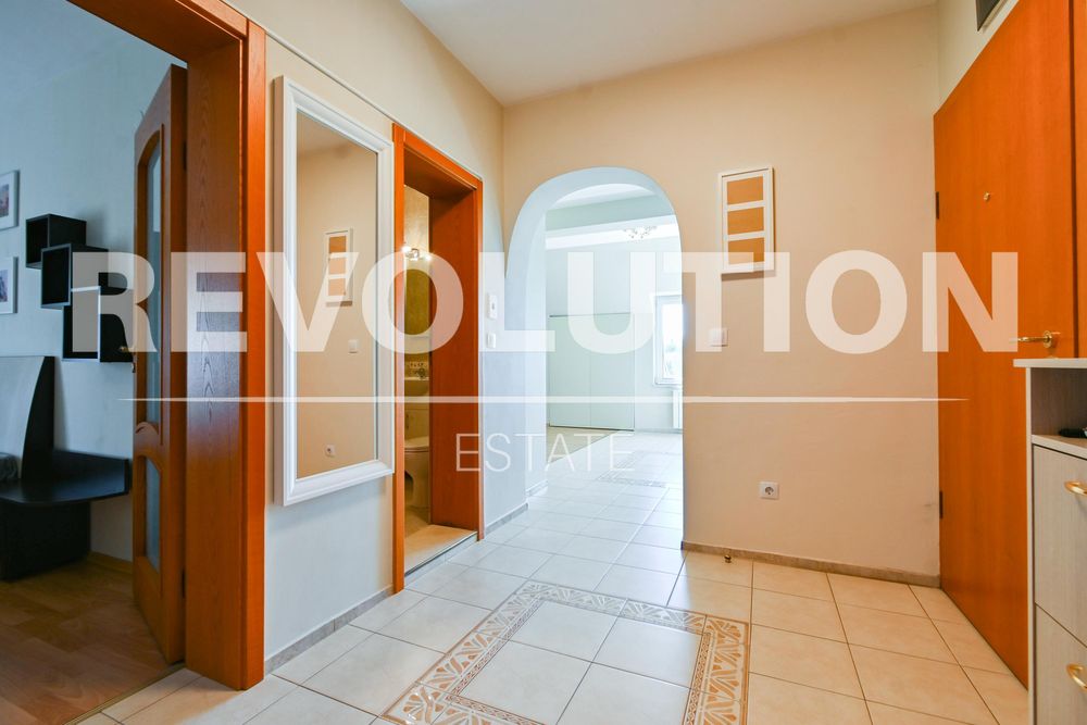 Продава се Тристаен апартамент в София, Павлово - 113 кв.м за 3009 €/кв.м - Снимка #13