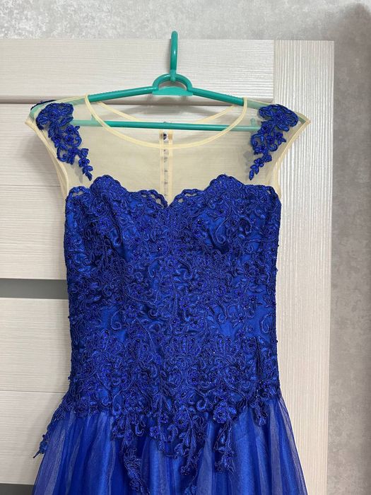 Продам нарядное платье