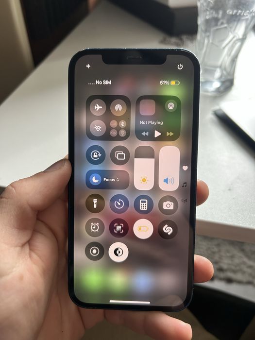 Iphone 12 с повреда