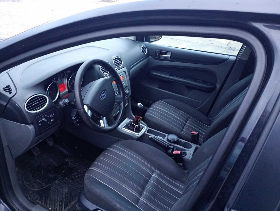 Vând Ford focus 2