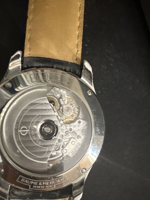 Продам часы почти новые Baume & Mercier