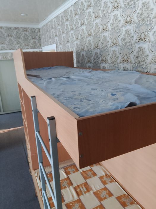 Двухъярусная кровать