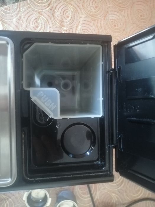 Продам кофемашину delonghi