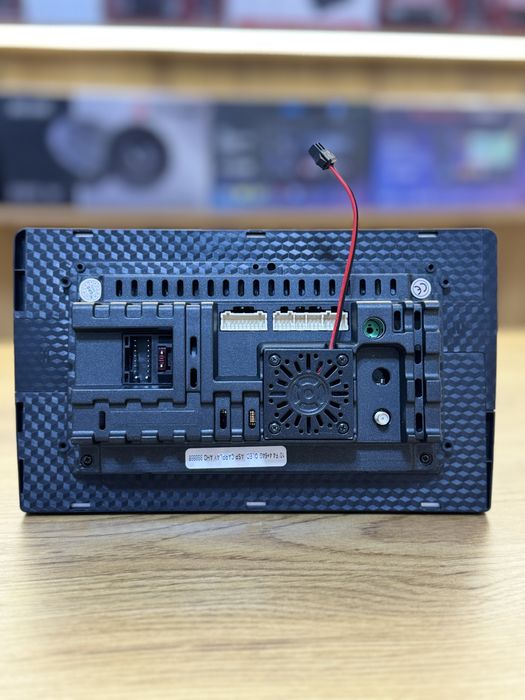 F4 Original 4+64 QLED 700.000