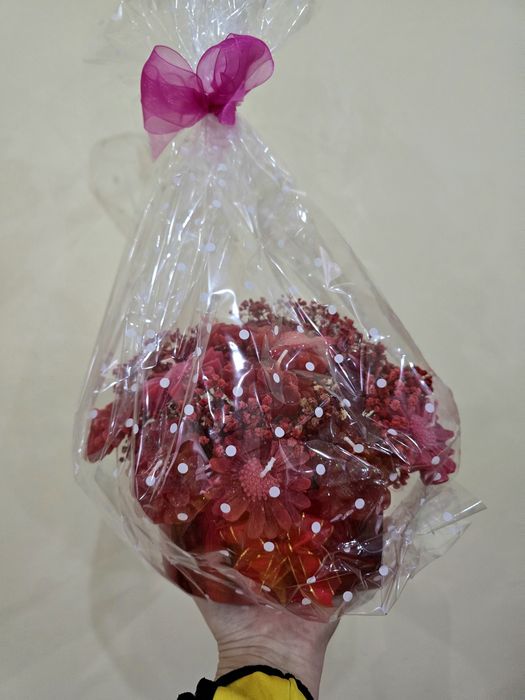 Vand aranjament floral din ceara naturală de soia