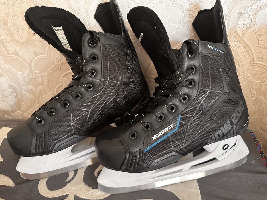 Хокейные коньки, 40 размера